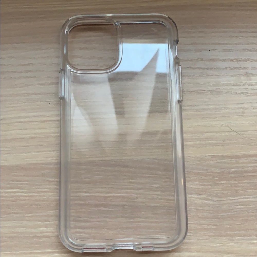 🤍Never been used Speak iPhone 11 Pro case🤍